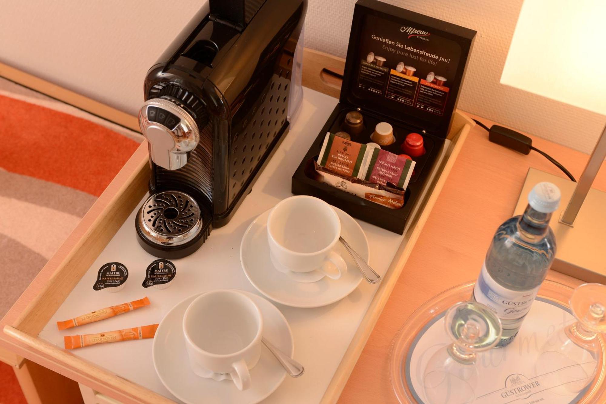 Seehotel Grossherzog Von Mecklenburg ボルテンハーゲン エクステリア 写真