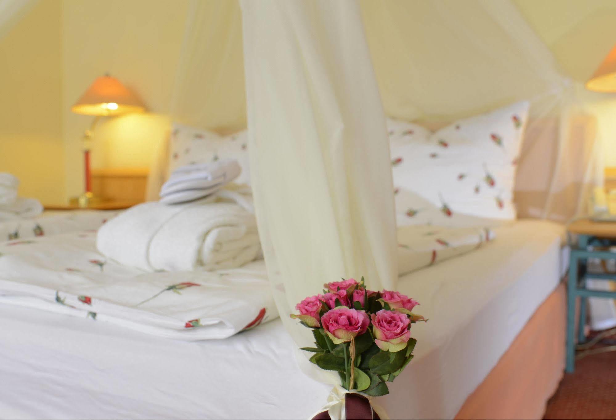 Seehotel Grossherzog Von Mecklenburg ボルテンハーゲン エクステリア 写真